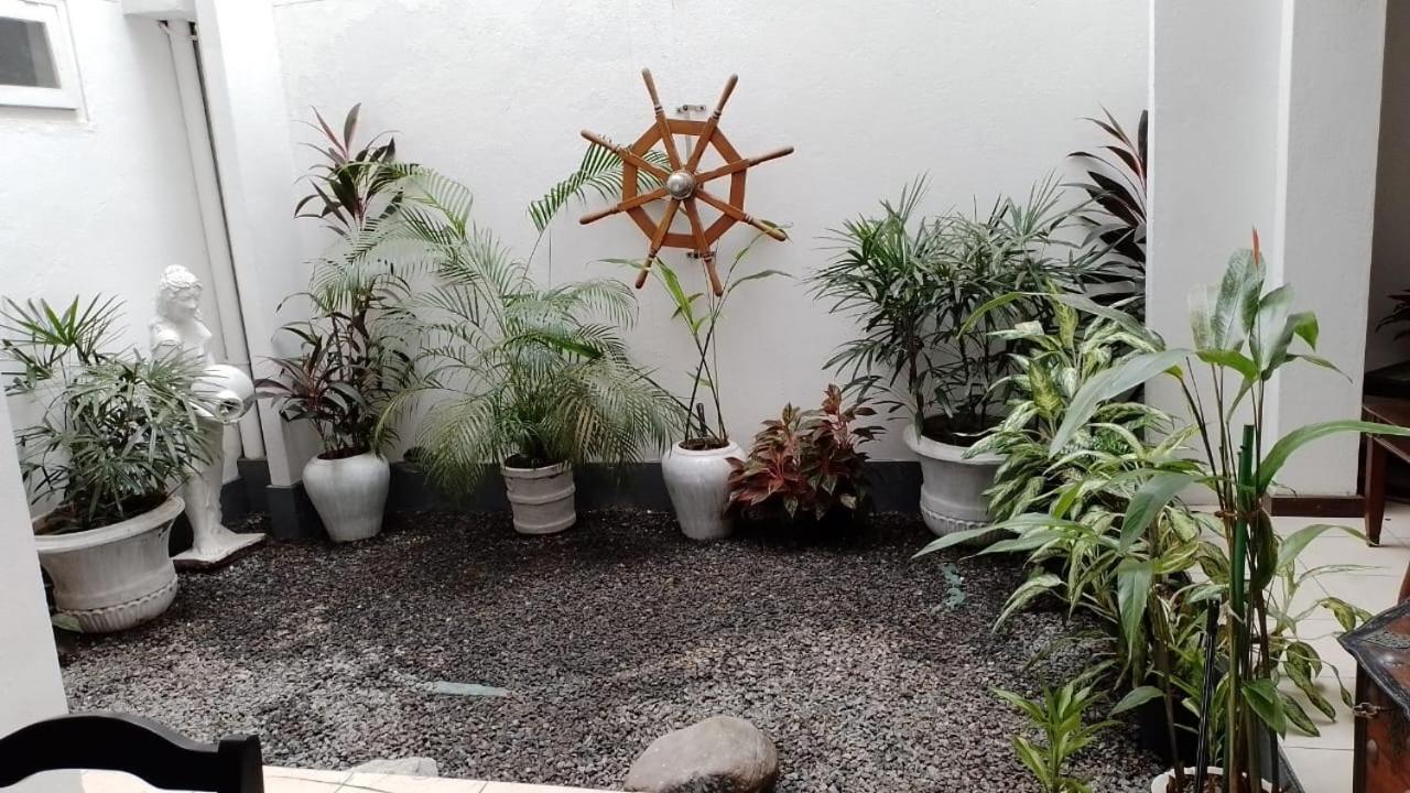 Chelsea Villa Bnb Colombo Exterior foto